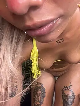 PinkyMoon - DOBLE PENETRATION BOTH HOLES