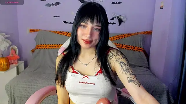 KissMeeMel - mmmmm spit on the nipples