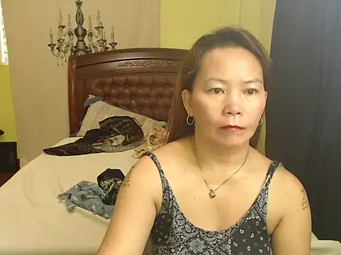 Vivahotbabes08 - IM LEA 18 IF I AM HIT THE GOAL IM SQUIRT