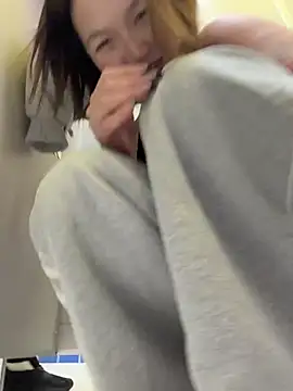 CreamPuff- - Show naked ass under door