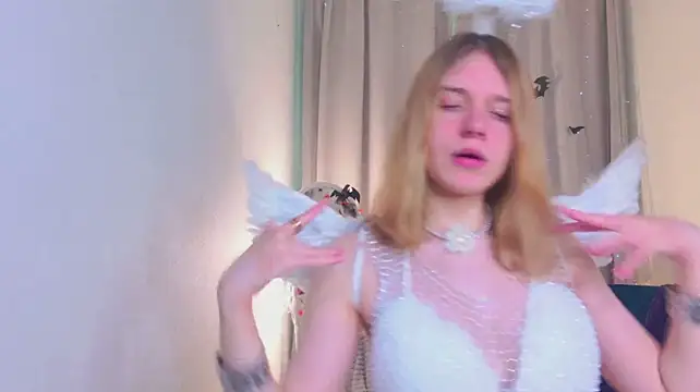 MilanaRayy - sexy eye contact