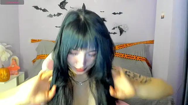 KissMeeMel - mmmmm spit on the nipples