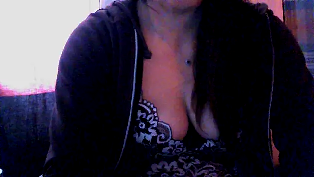 Scottish-BonnieX - flash boobs