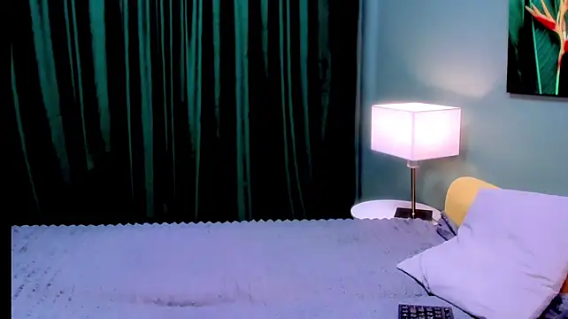 MilaGlowww - 🔞 Slowed striptease → topless