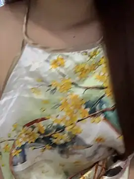 My_Melodyy - Make me pussy cum in public garden 🪴😈