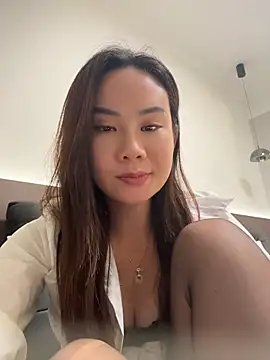 Yioyio-666 - jj抽插1分钟，最后完成任务可得小粉控制1分钟