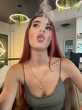 VixenRosse - Flash your colleagues