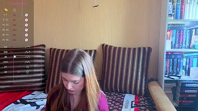 EmiliaCouple - suck my finger