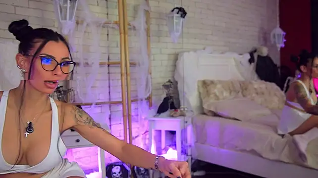 AhhMia - Squirt Show 😜 Powered my Your Vibeees