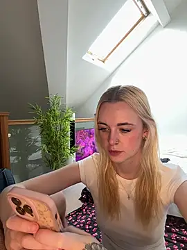 Lolabunnyblondie - Deepthroat 1 min