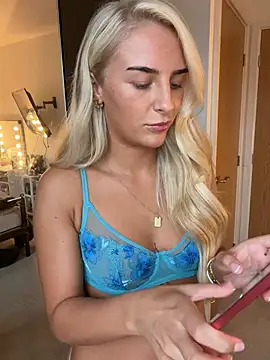 Millymae_ - Striptease 😈
