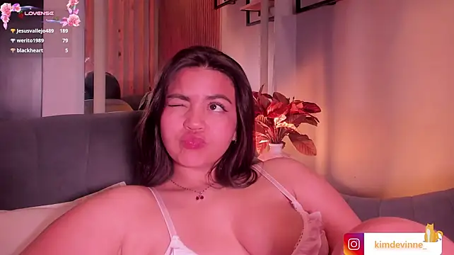 KimDevinne - plug anal 🍑😏