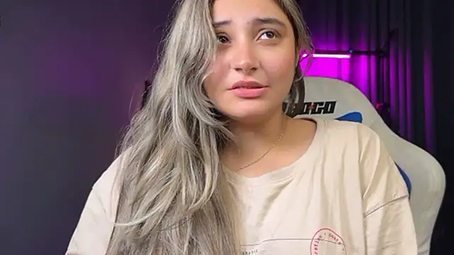 Demieliss - ''''shower some love'''''🦋 🎀