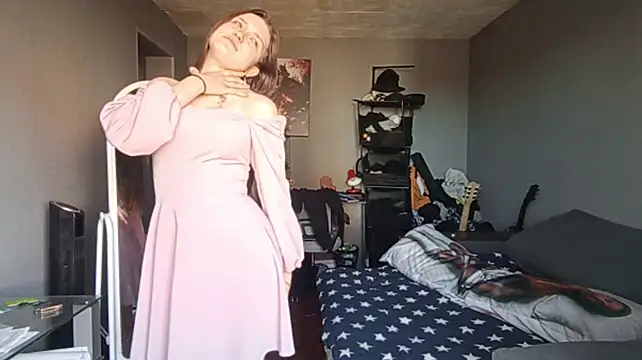 AlessandraToth - heart with hands 🫶