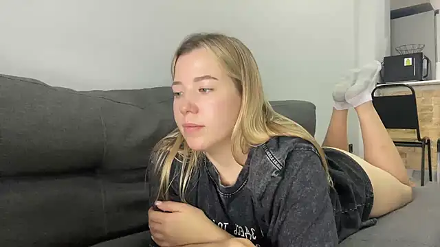 Alyrasun - oil on my boobs