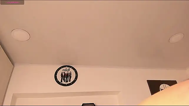 Vicky_hotmilf - make me crazy with u vibrations+surprise