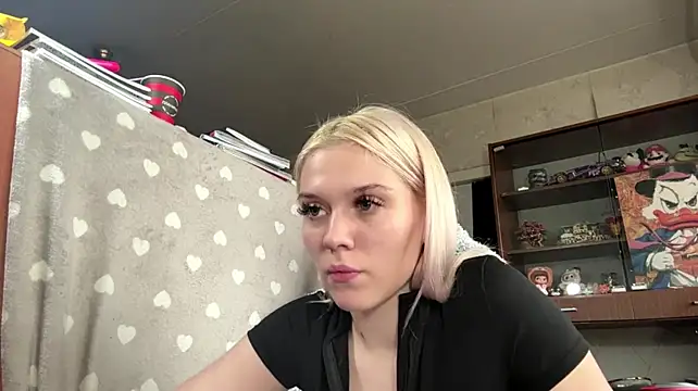 ChantellBuist - Play with lips