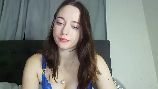 ItsEmilyrosexo - Lube up ass and twerk 🍑