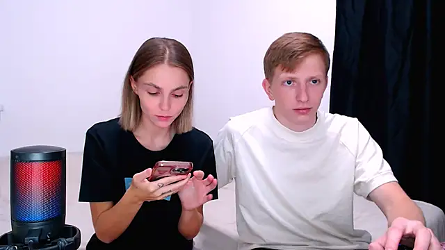 Juliaanddima - Get naked