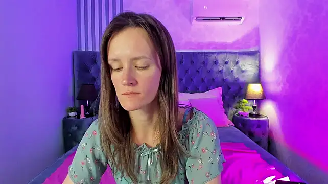 SabrinaNoel - Suck dildo 3 min