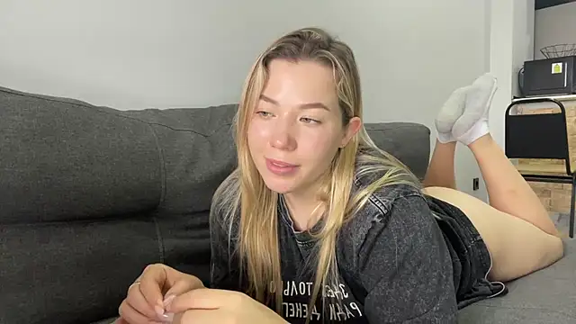 Alyrasun - oil on my boobs