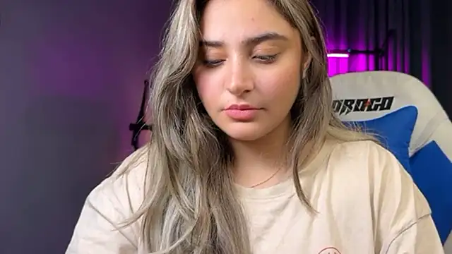 Demieliss - ''''shower some love'''''🦋 🎀