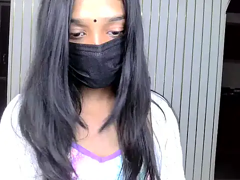 Sakshiii_Pathak - boobs show