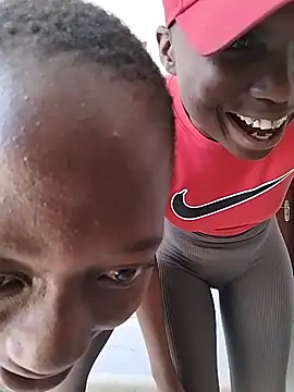 Melanin2002 - Open pussy wide +fingering