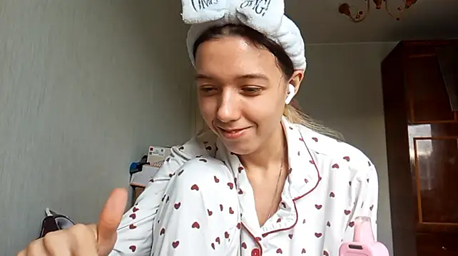 NikiMazzo - tease with top