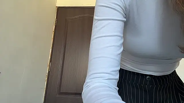 RolandeRohrs - Gently bite my little finger close up😁