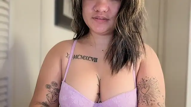 Momgoeswild - DILDO FUCK THE KITTY!