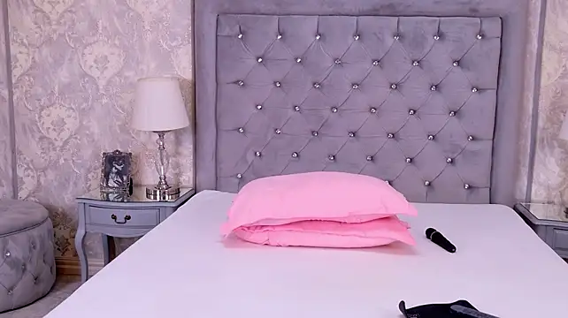 LexiRiley - Lick my dildo slowly like ice cream ! 👅