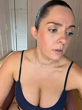 Chloe-ta - JE TE SUCE ? 🍆