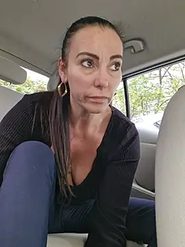 Milflovelyxxx - Risck tits out public