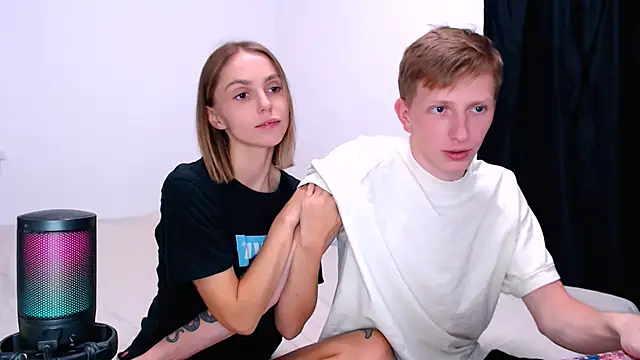 Juliaanddima - Get naked