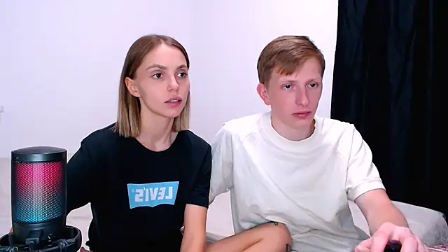 Juliaanddima - Get naked