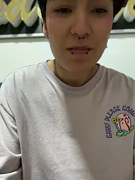 Emma_cute7 - Flash ass + spank ass