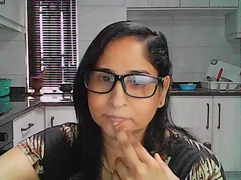 Indiankushy - pussy play in public