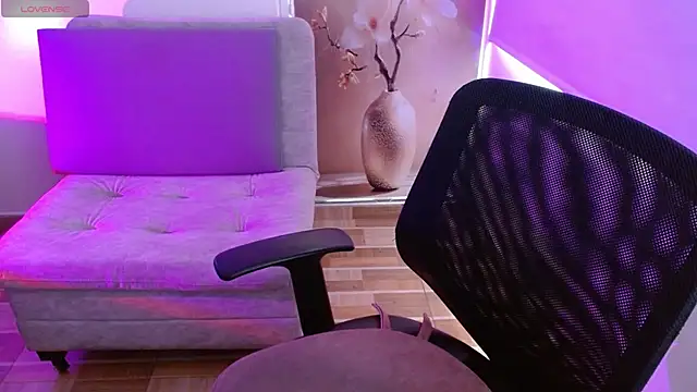 Milfrousse - delicious boob bounce