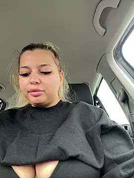 AllysonK - Flash pussy