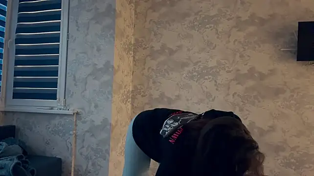Marnera - Eka Pada Rajakapotasana Yoga Pose