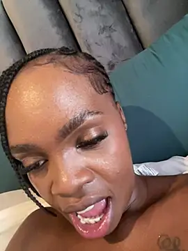 LuciousLips96