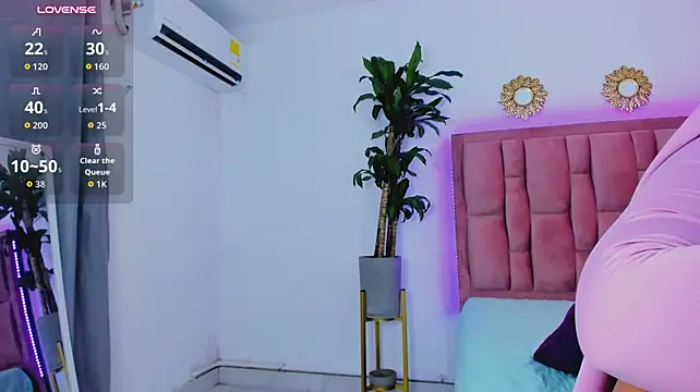 Ashley_sakina - 2 fingers in the vagina
