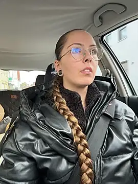 MaryPeach666 - Naked + LT Pussy Pic
