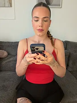 LorenaRosee - show my boobs for 3 min 🍑