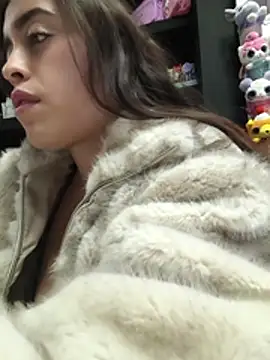 MissNyraSecret - Tits out in public in store