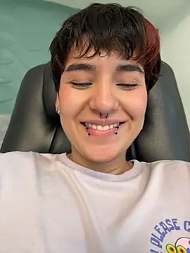 Emma_cute7 - Off pantys + control 1 min