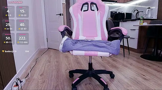 Jasmilee - Dildo sucking bby
