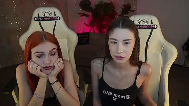 Selena_Glow - naked ass 1 girl