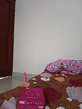 LauraMontaii - la cabezita del dildo a la pussy